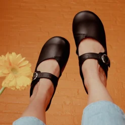 Chester Women's Clog in Black