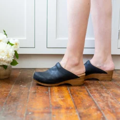 Ellis Women's Clog in Black