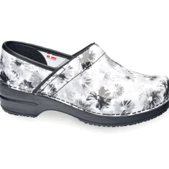 Inkwell Women's Slip Resistant Clog in Black