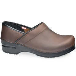 Pro. Oiled Leather Men's Clog in Antique Brown