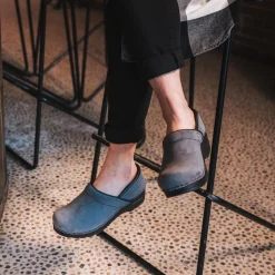 Pro. Oiled Leather Women's Clog in Blueberry