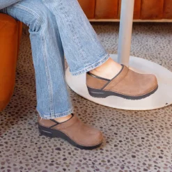 Pro. Oiled Leather Women's Clog in Chocolate