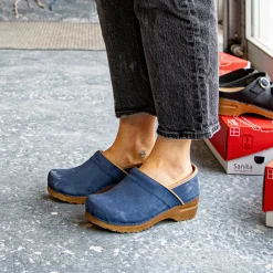 Pro. Oiled Leather Women's Clog in Dove Blue