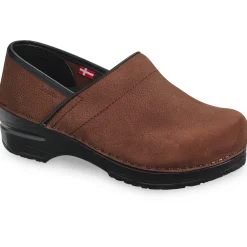 Pro. Textured Oil Women's Clog in Antique Brown