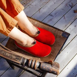 Samso Women's Slipper in Red