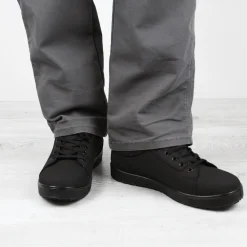 Umami O2 Unisex Sneaker in Black